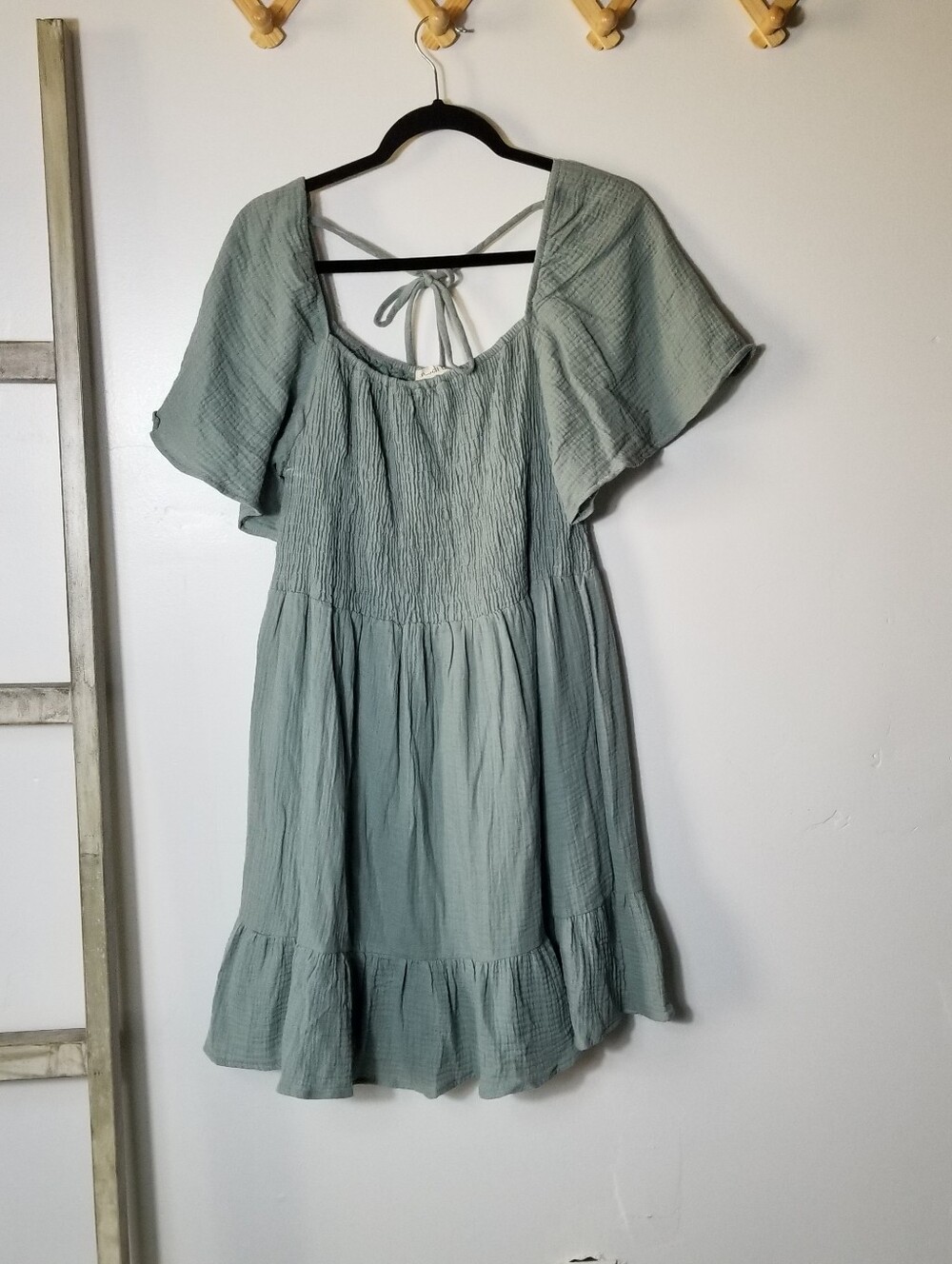 PEACH LOVE WOMEN'S GREEN SMOCKED FLUTTER SLEEVE DRESS SIZE LARGE